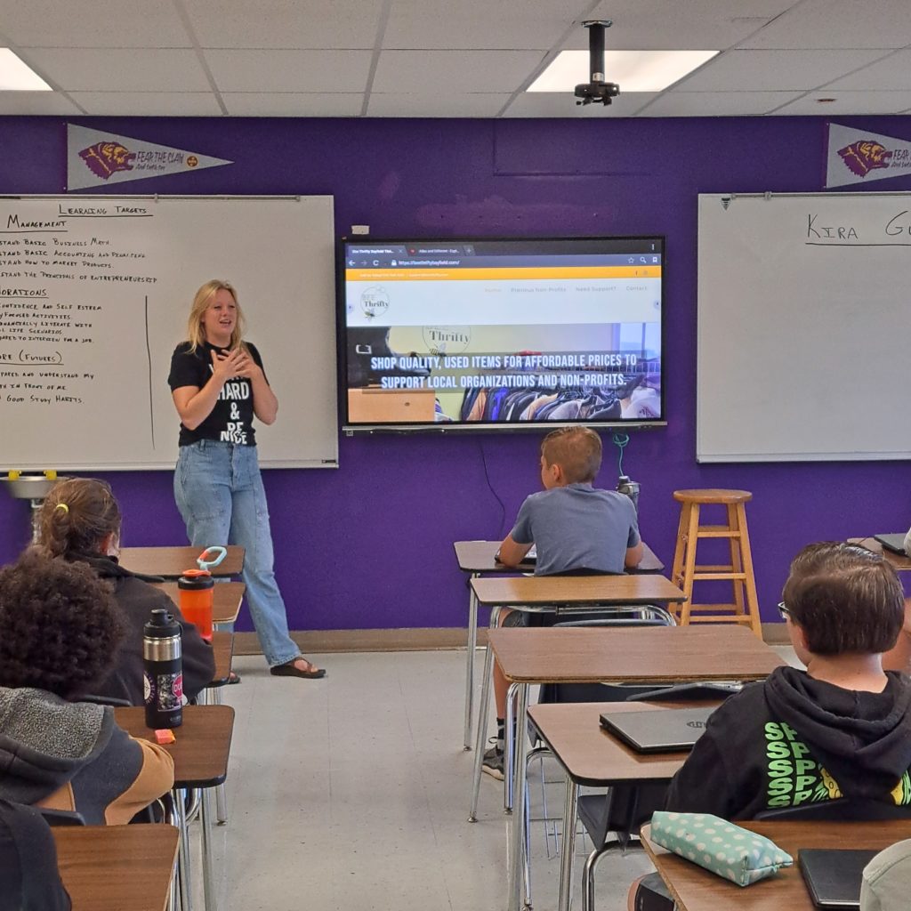From Dream to Reality: Middle School Business Class Hosts Kierra Gullion, a Thriving Entrepreneur